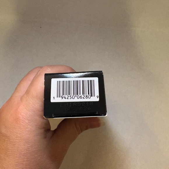 Laura Mercier Tinted Moisturizer Natural Dewy SPF30 5W Terra Cotta 1.5 oz; 08/26 - Picture 3 of 5